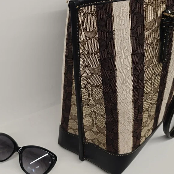 NEW Coach Mollie Tote In Signature Jacquard With Stripes C4088 - Picture 7 of 11